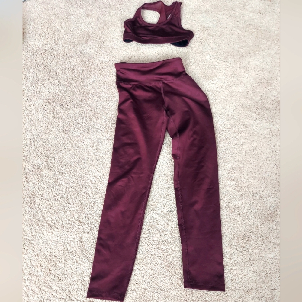 Old Navy leggings and sports bra set